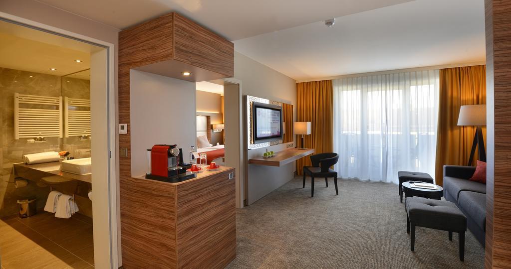 Best Western Plus Delta Park Hotel MHG Kültér fotó